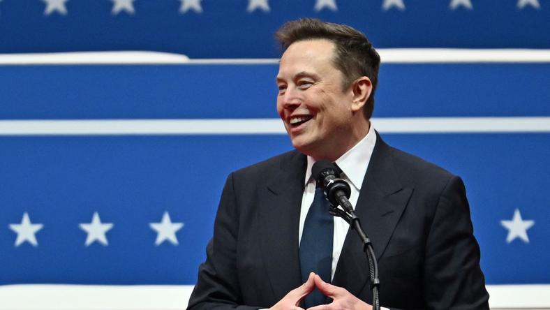 马斯克:OpenAI没钱,软银也就不到100亿美元